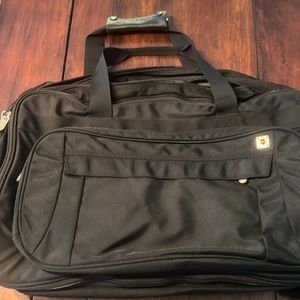 Swiss Army travel bag M/L. used one time. In perfect condition.